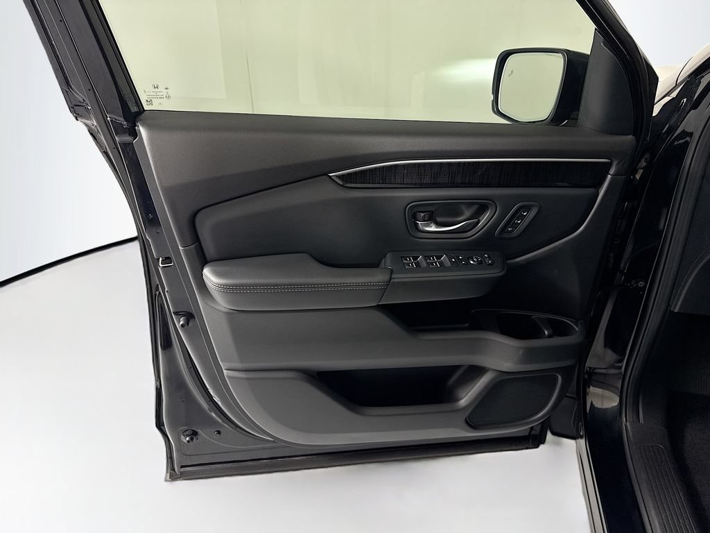 Used 2023 Honda Pilot Elite image 24