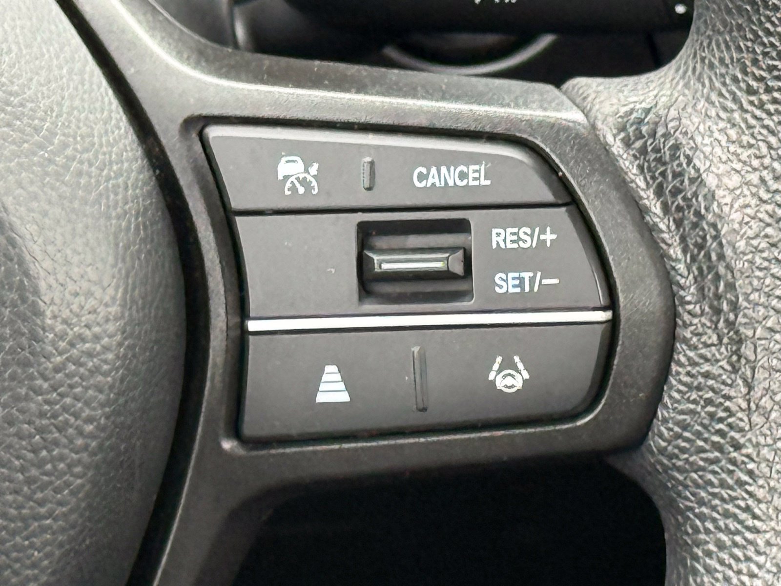 Used 2024 Honda HR-V LX image 34