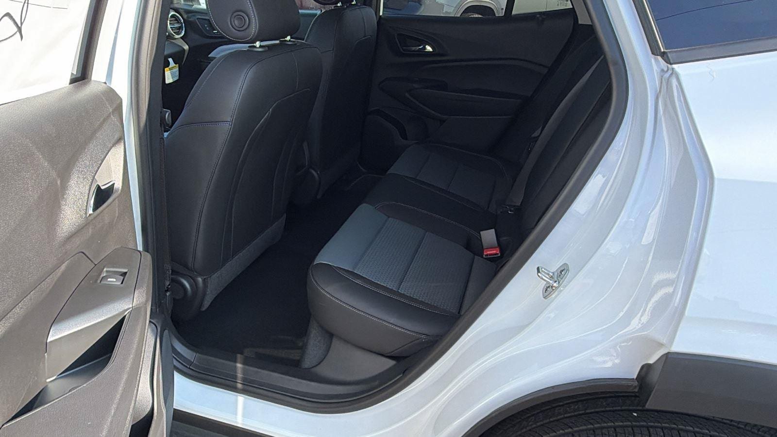 New 2026 Chevrolet Trax LT w/ Driver Confidence Package FWD image 18
