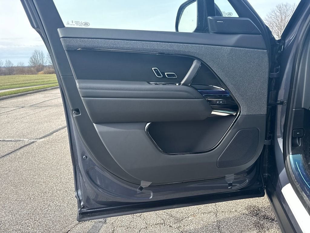 New 2026 Land Rover Range Rover Sport SE image 10