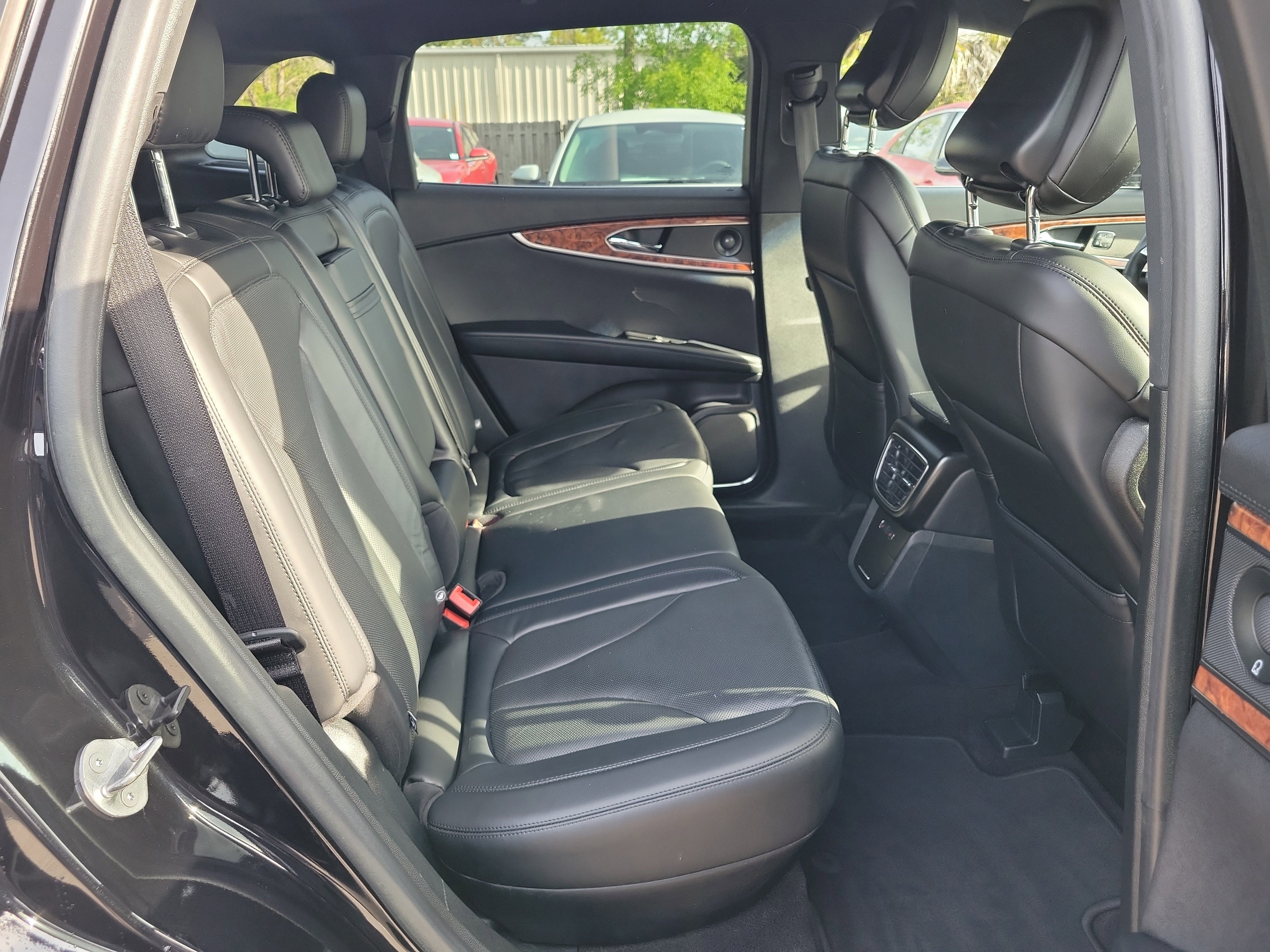 Used 2020 Lincoln Nautilus Reserve image 12