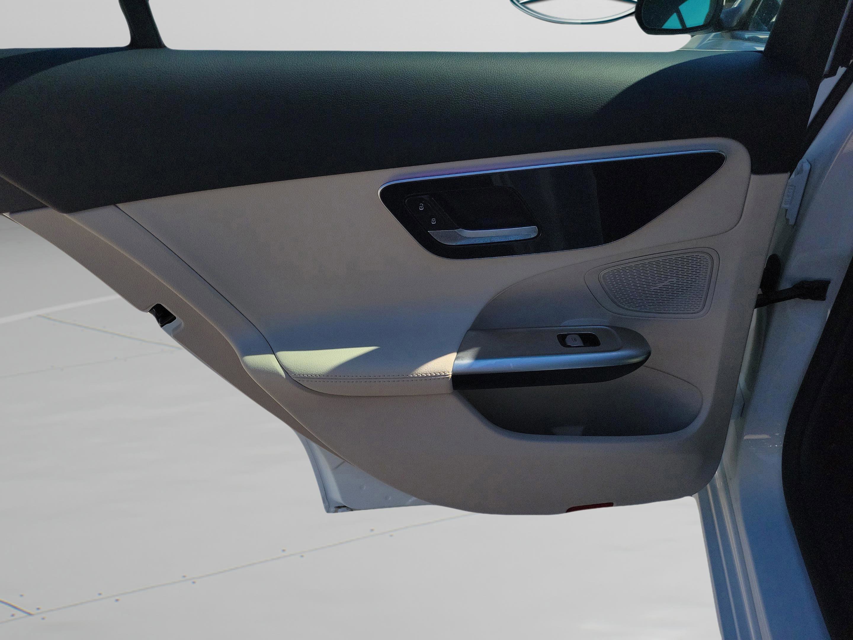 Used 2025 Mercedes-Benz C 300 C 300 image 33