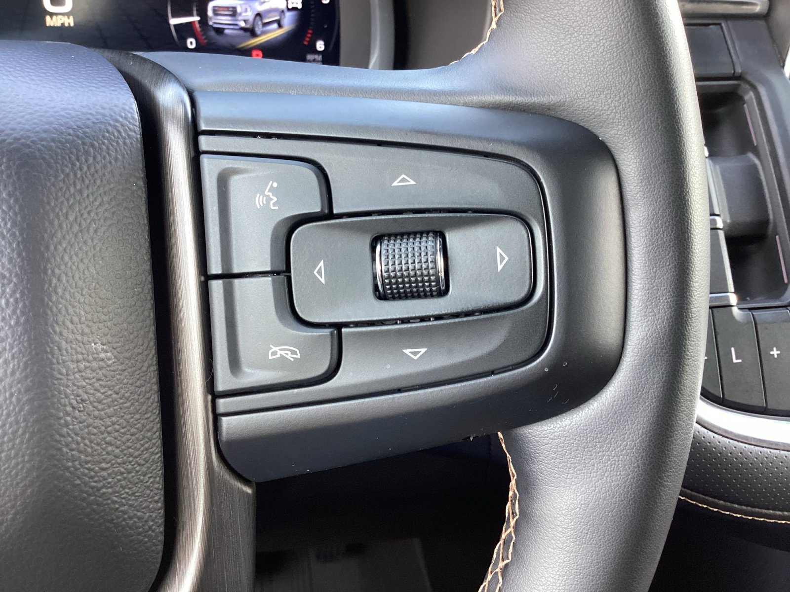 Used 2023 GMC Yukon AT4 w/ AT4 Premium Plus Package AWD/4WD image 21