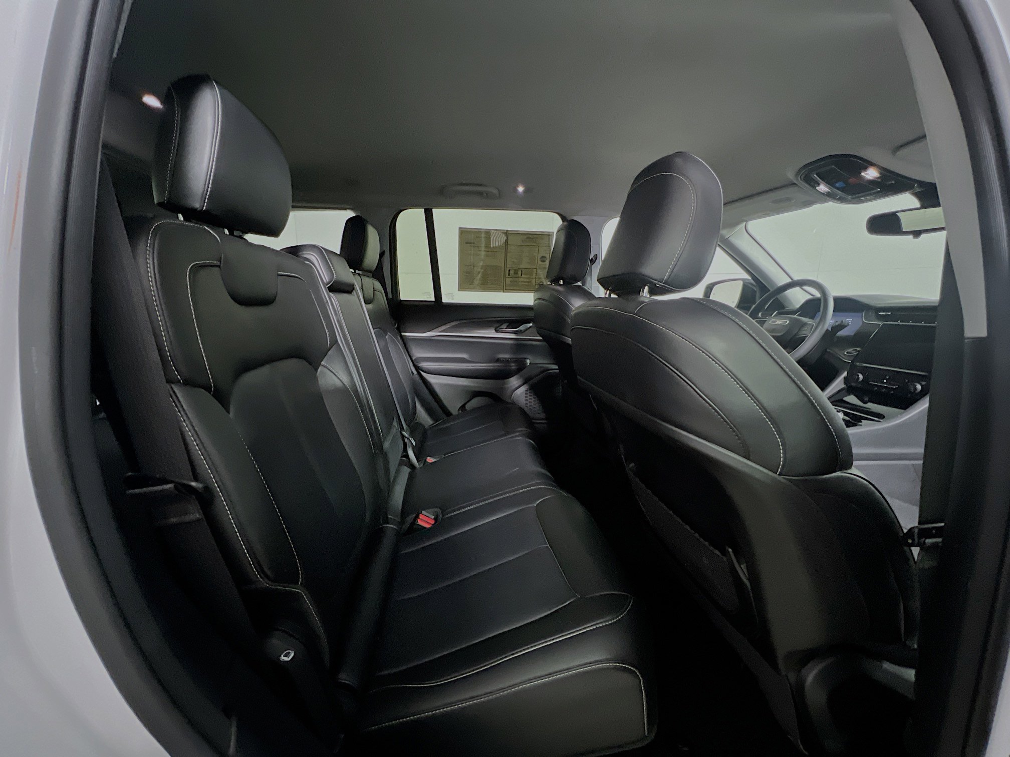 Used 2023 Jeep Grand Cherokee Limited image 33