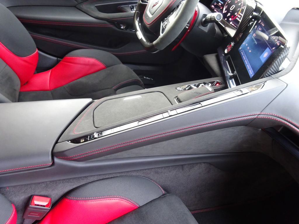 Used 2024 Chevrolet Corvette Z06 RWD image 19