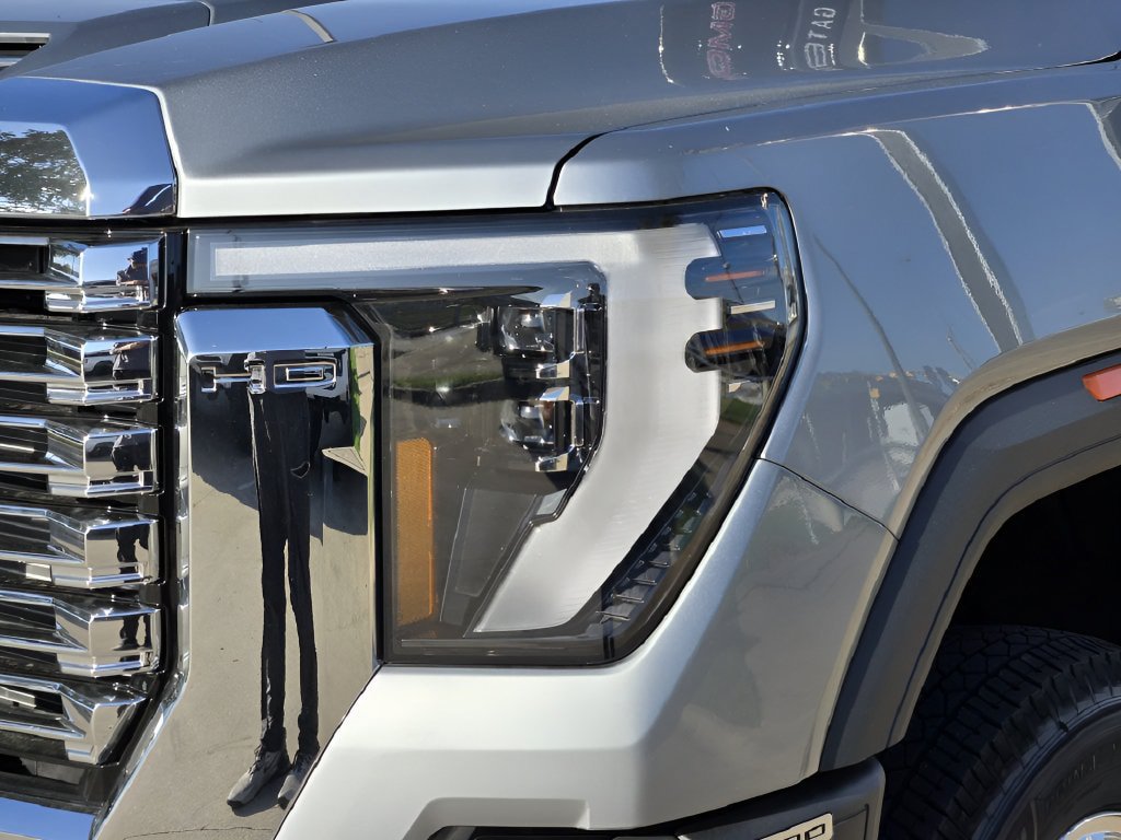 New 2026 GMC Sierra 3500 Denali w/ Technology Package AWD/4WD image 7