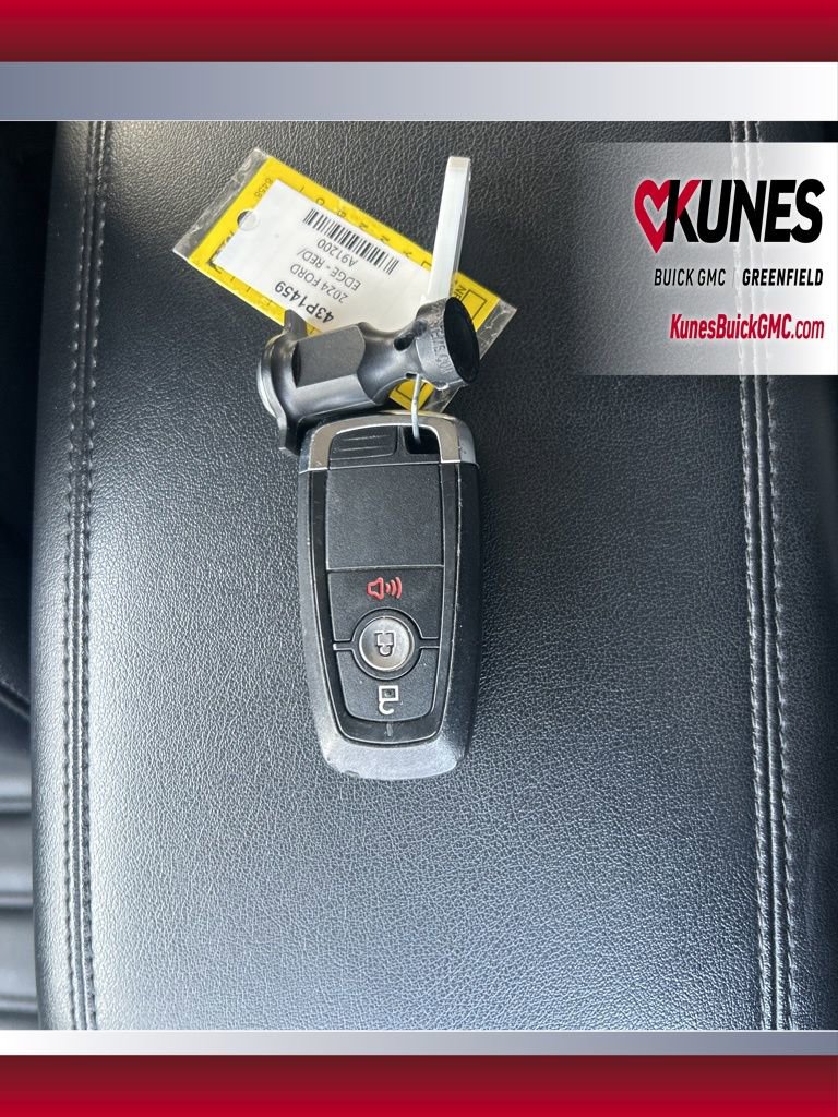 Used 2024 Ford Edge SEL image 39