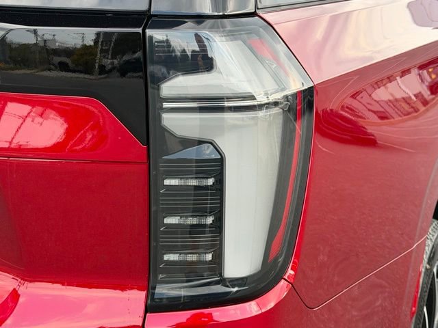 New 2026 Chevrolet Suburban RST w/ RST Capability Package AWD/4WD image 23