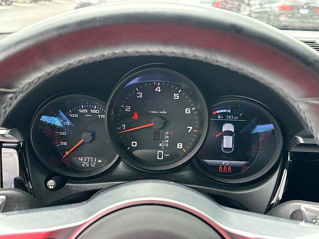 Used 2021 Porsche Macan image 27