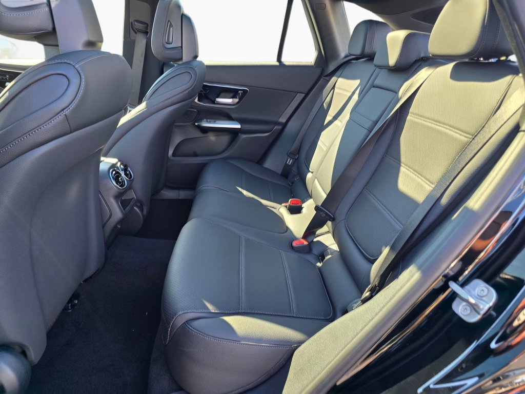 New 2027 Mercedes-Benz GLC 300 4MATIC image 17