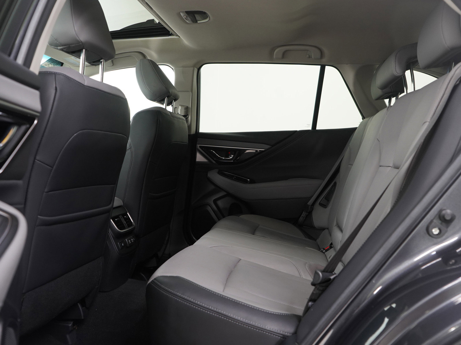 Used 2020 Subaru Outback Limited image 18