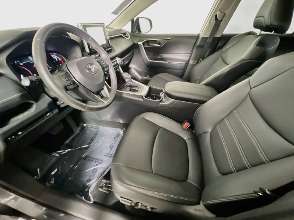 Used 2025 Toyota RAV4 XLE Premium FWD image 12