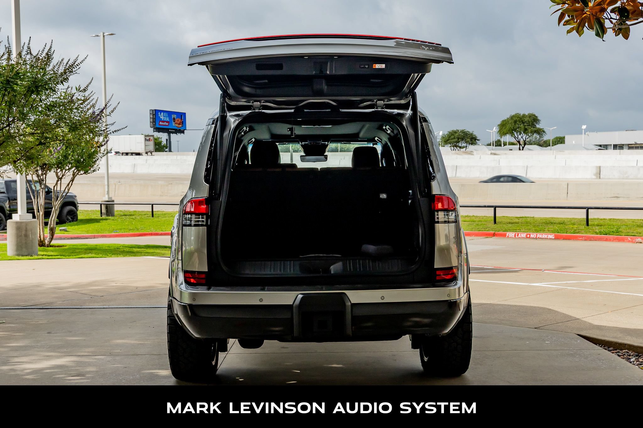 Used 2025 Lexus GX 550 w/ Accessory Package (2T) AWD/4WD image 8