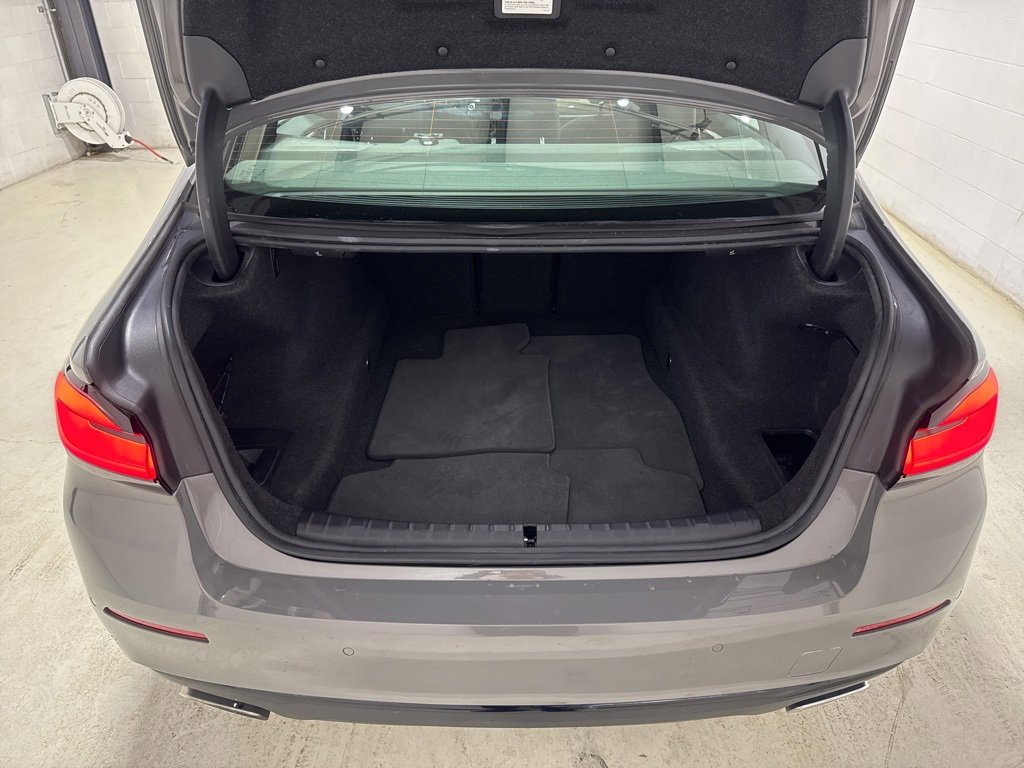Used 2022 BMW 530i xDrive w/ Premium Package image 35