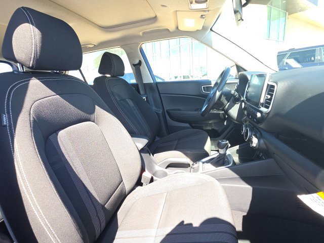 Certified 2024 Hyundai Venue SEL FWD image 9