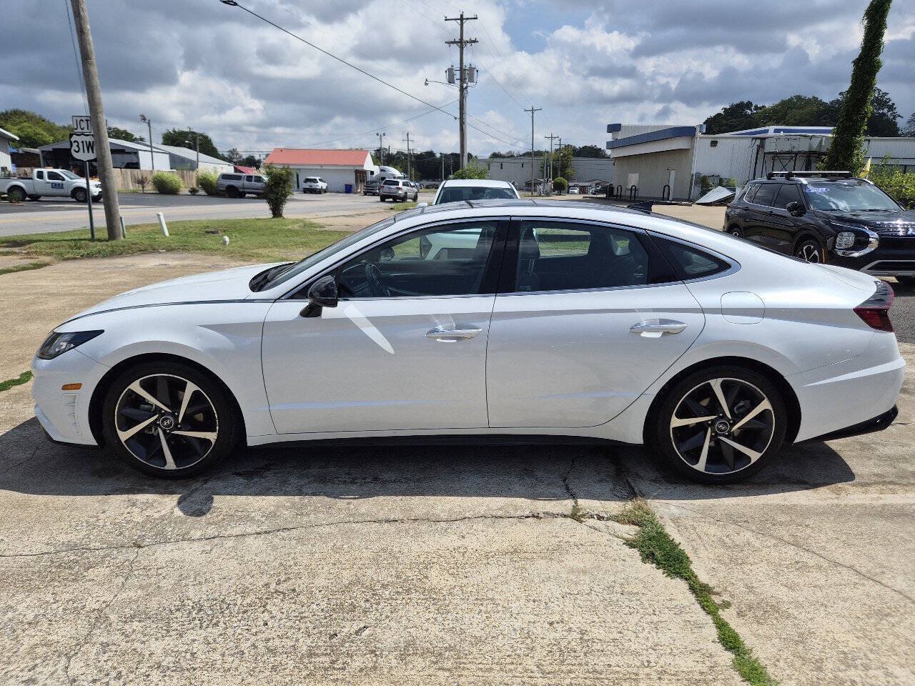 Used 2022 Hyundai Sonata SEL Plus w/ Preferred Accessory Package FWD image 2