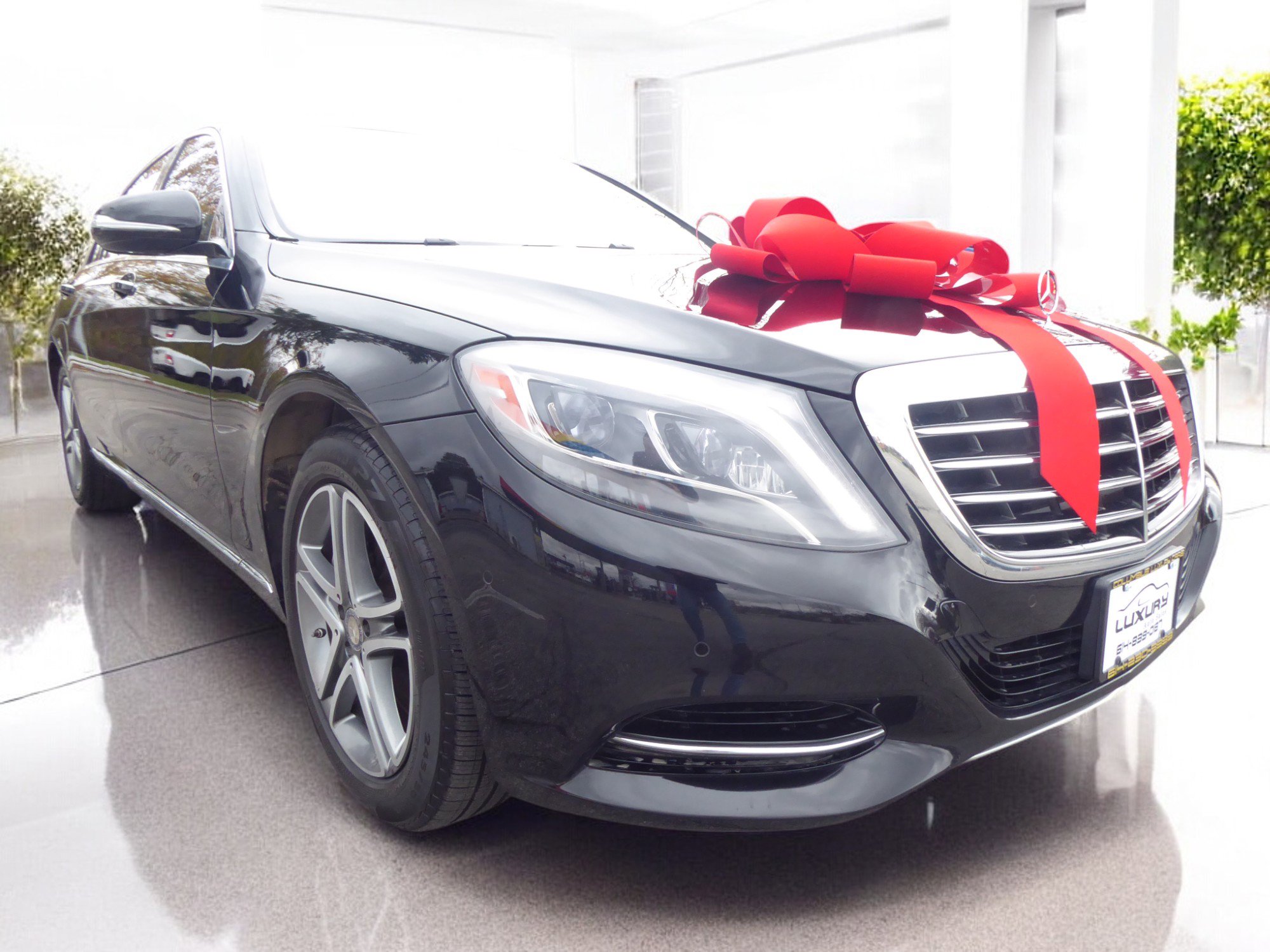 Used 2016 Mercedes-Benz S 550 4MATIC Sedan w/ Premium Package image 3