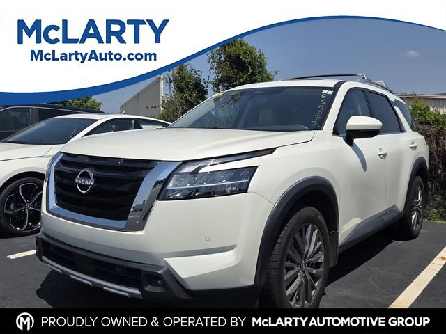 Used 2024 Nissan Pathfinder SL w/ SL Premium Package FWD image 1