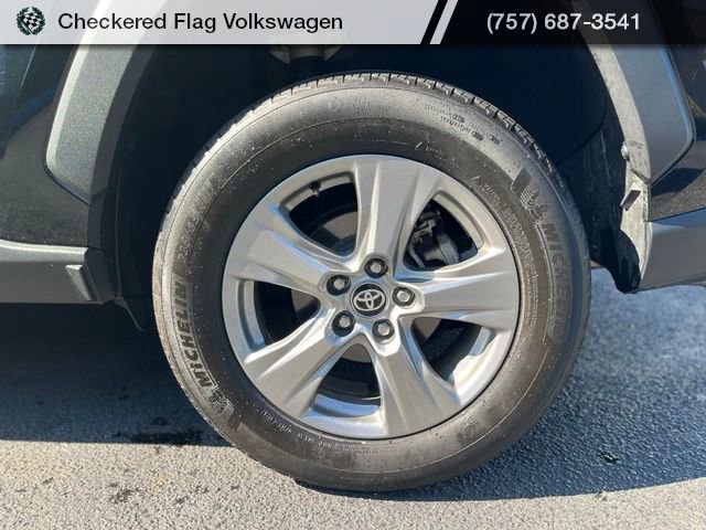 Used 2024 Toyota RAV4 XLE AWD/4WD image 7