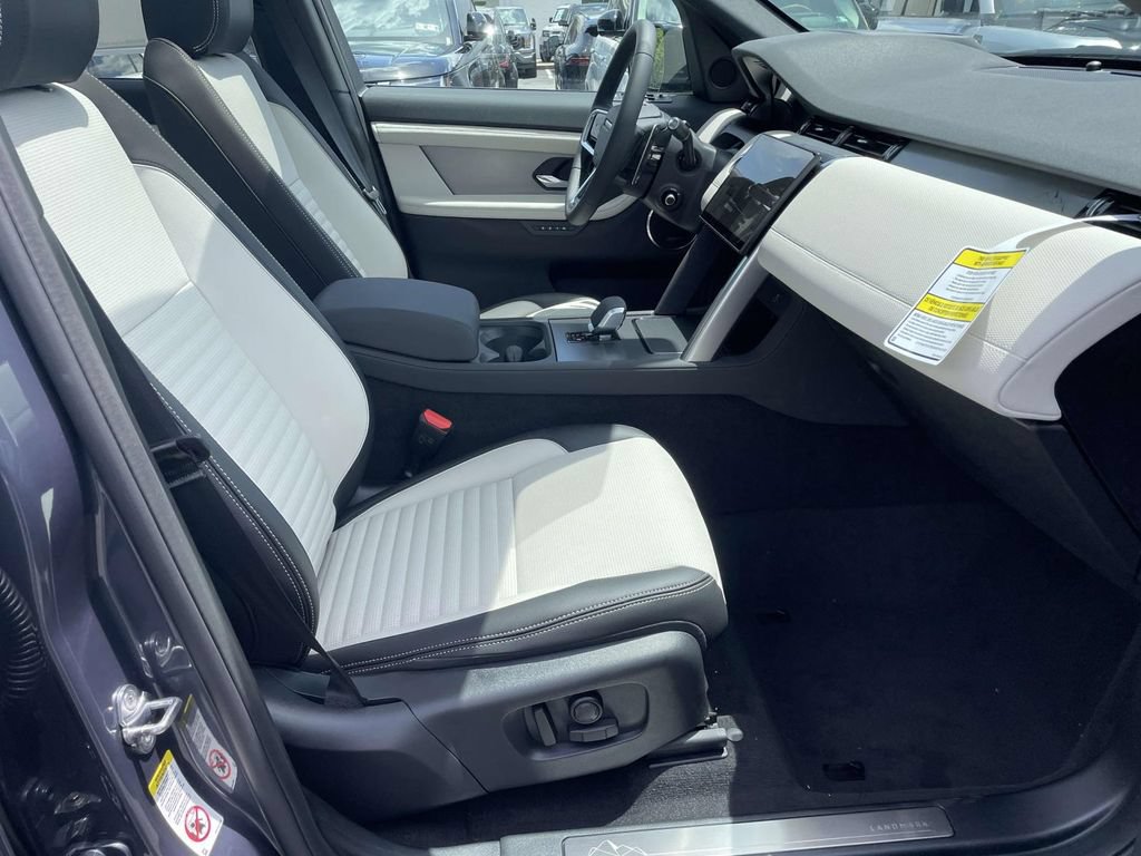 New 2026 Land Rover Discovery Sport Landmark AWD/4WD image 21