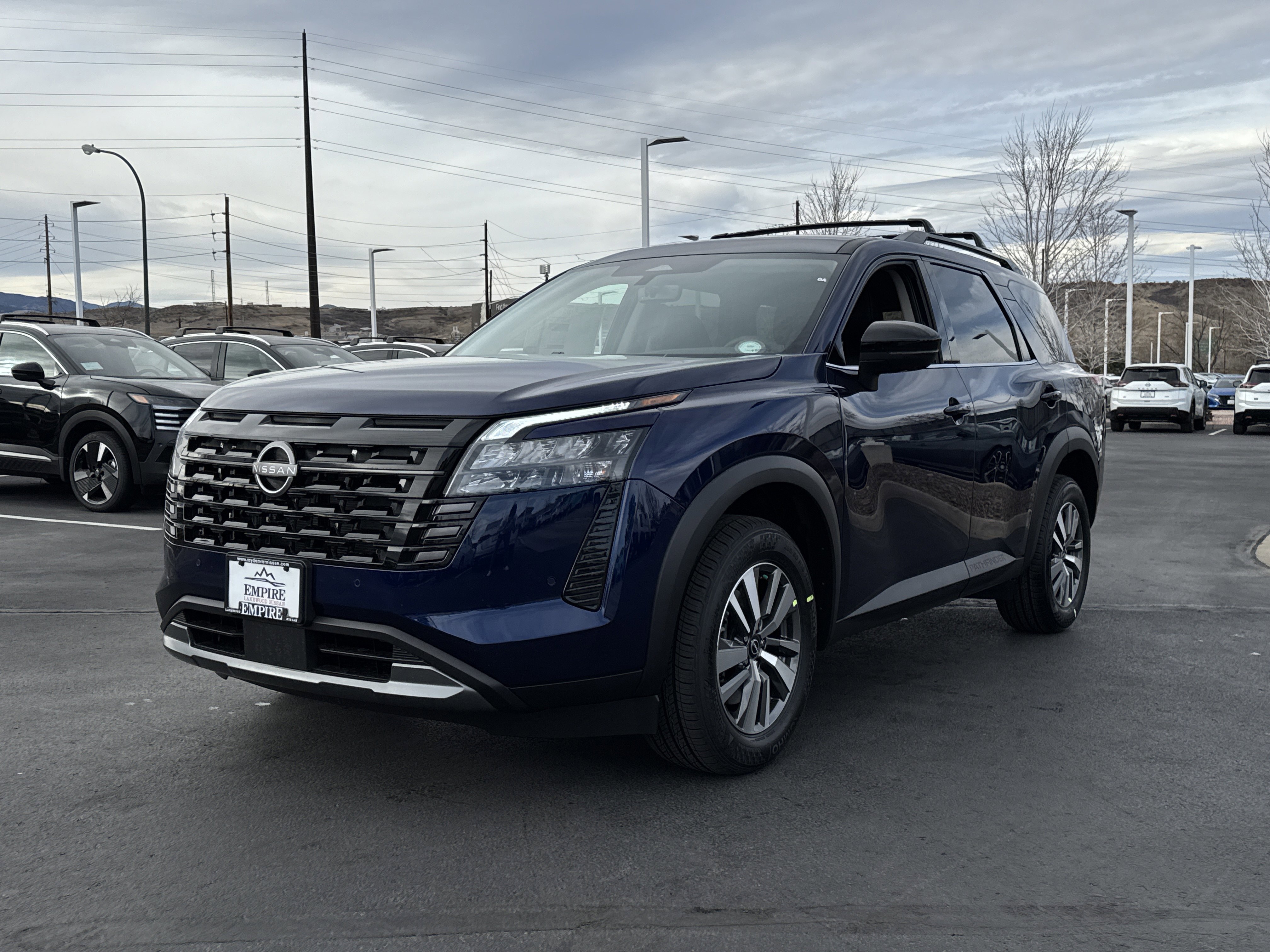 New 2026 Nissan Pathfinder SL image 4