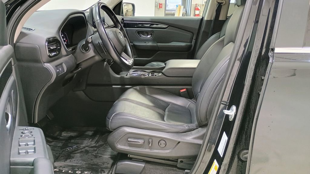 Used 2023 Honda Pilot EX-L image 11