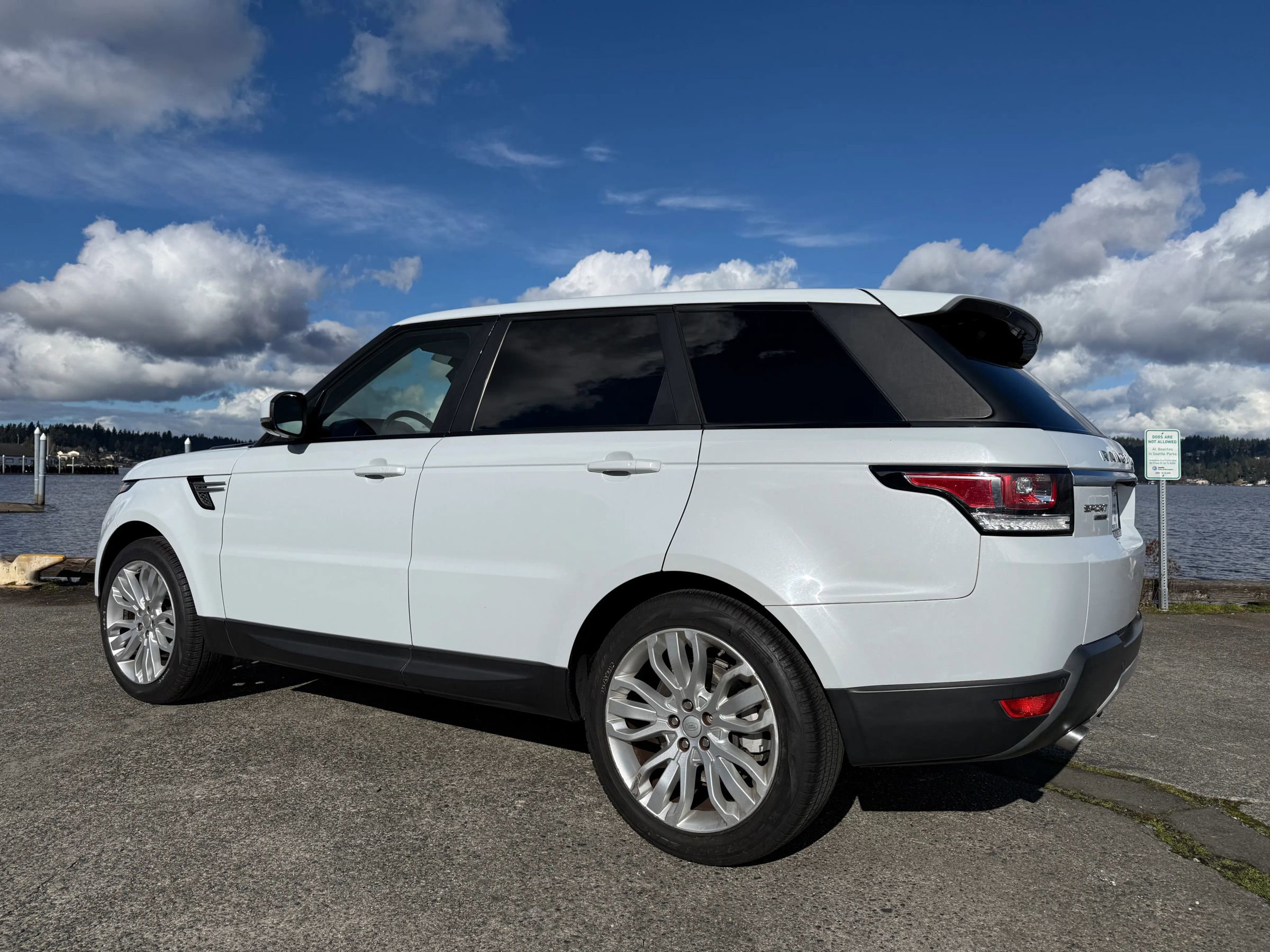 Used 2017 Land Rover Range Rover Sport HSE image 5