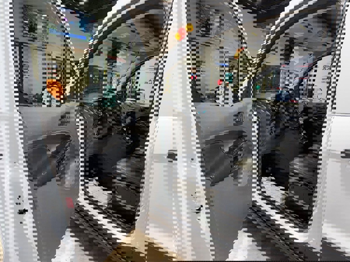 Used 2020 Ford Transit Connect XL image 21