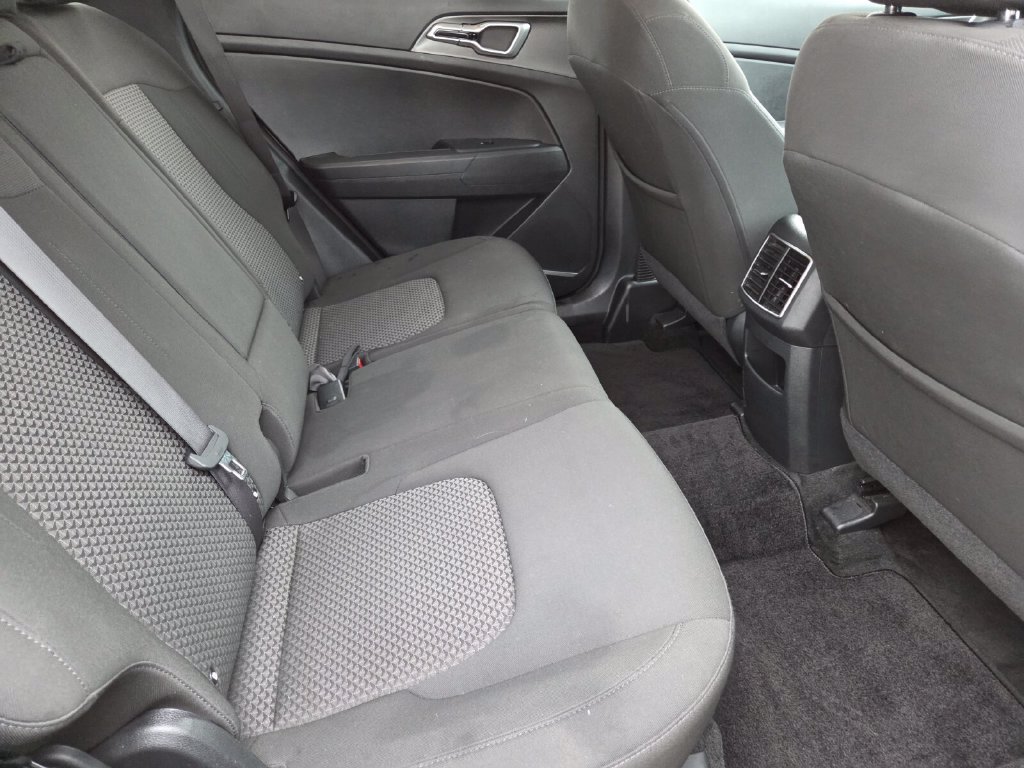 Used 2024 Kia Sportage LX FWD image 18