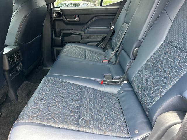 Certified 2025 Toyota 4Runner Platinum AWD/4WD image 18