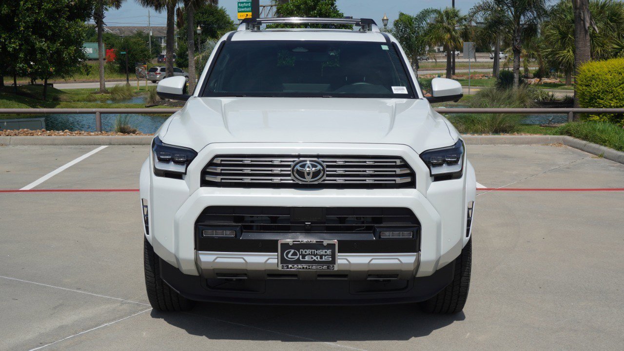 Used 2025 Toyota 4Runner Limited AWD/4WD image 2