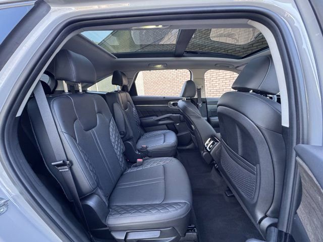 Used 2023 Kia Sorento SX Prestige AWD/4WD image 9