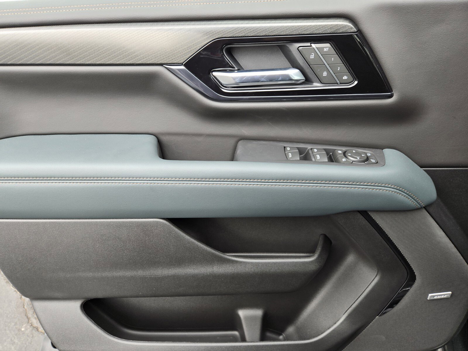 New 2025 GMC Yukon AT4 w/ AT4 Premium Plus Package image 12