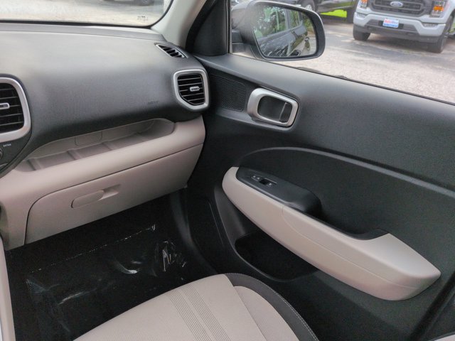 Used 2026 Hyundai Venue SEL FWD image 16