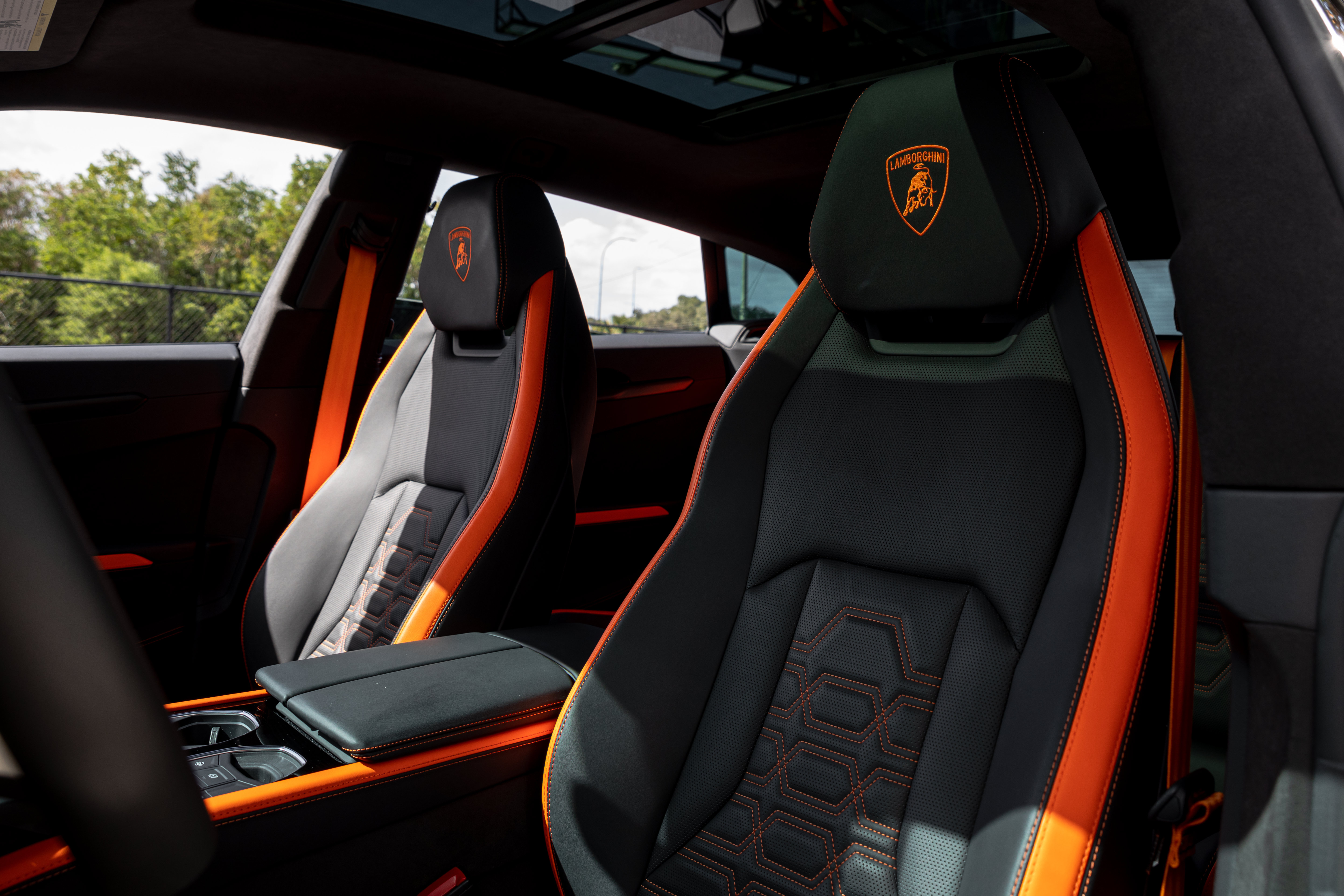 Used 2025 Lamborghini Urus Performante AWD/4WD image 17