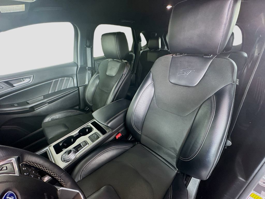 Used 2021 Ford Edge ST image 21