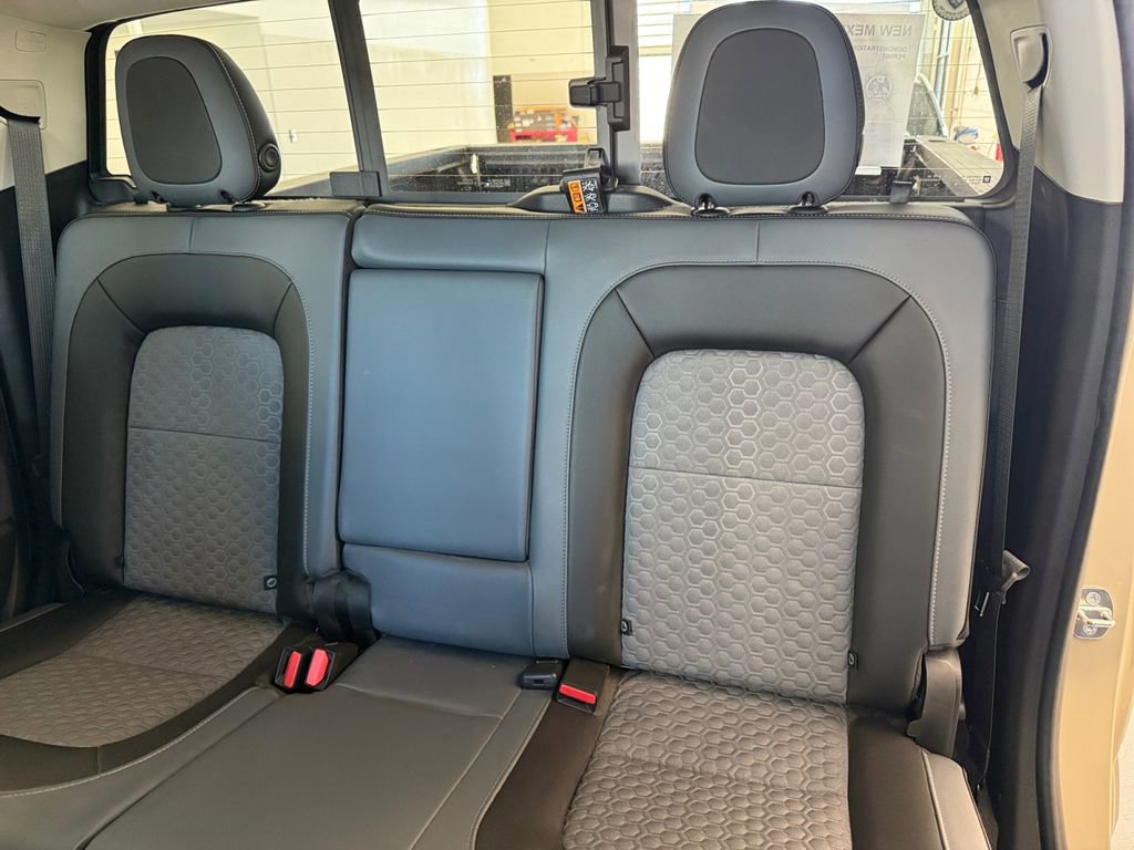 Used 2022 Chevrolet Colorado Z71 w/ Safety Package image 18