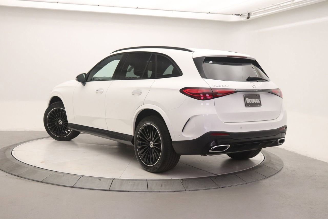 New 2026 Mercedes-Benz GLC 300 image 2