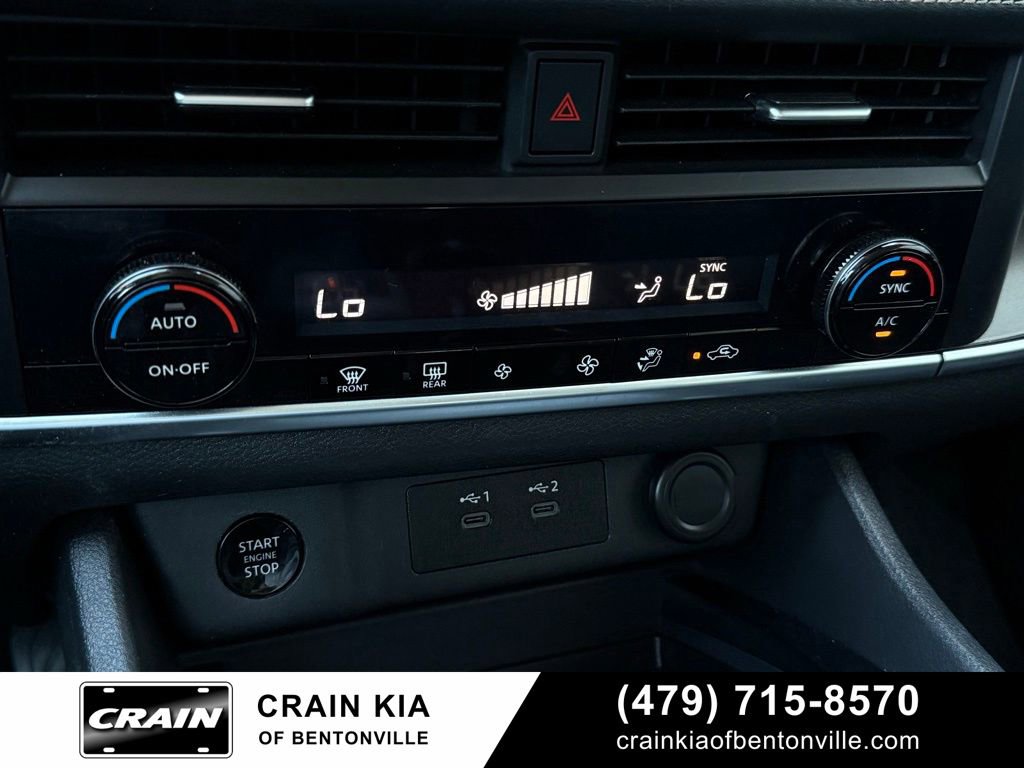 Used 2024 Nissan Rogue SV AWD/4WD image 17