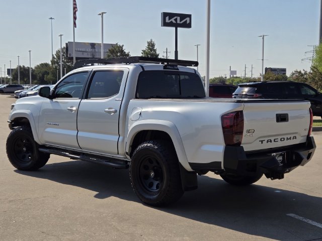 Used 2023 Toyota Tacoma Limited AWD/4WD image 4