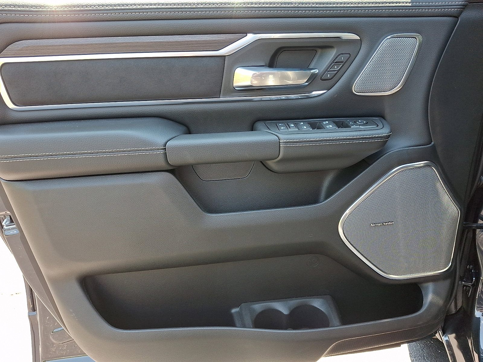 New 2026 RAM 1500 Laramie w/ Night Edition AWD/4WD image 8