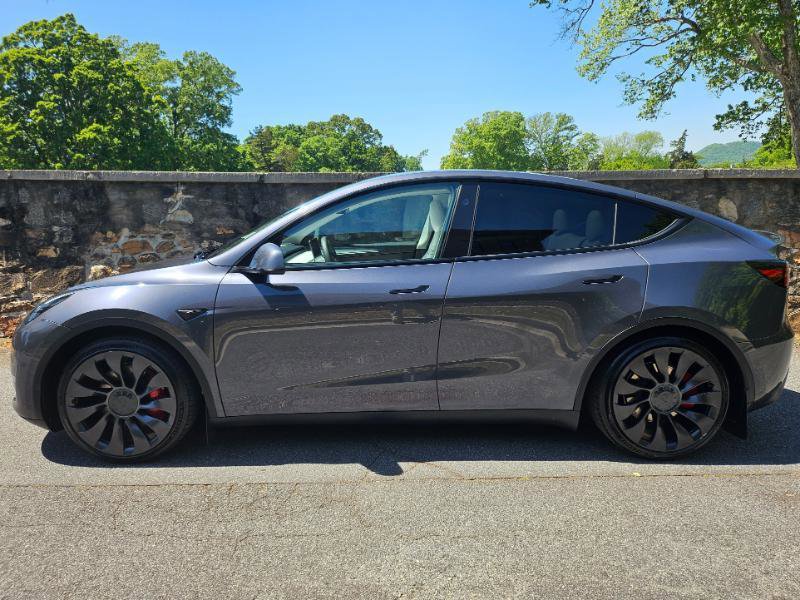 Used 2023 Tesla Model Y Performance AWD/4WD image 8