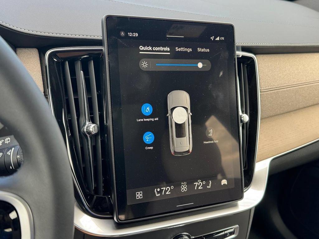 New 2026 Volvo XC90 T8 Plus w/ Protection Package AWD/4WD image 18