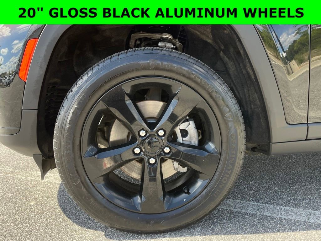 Used 2023 Jeep Grand Cherokee L Laredo AWD/4WD image 2