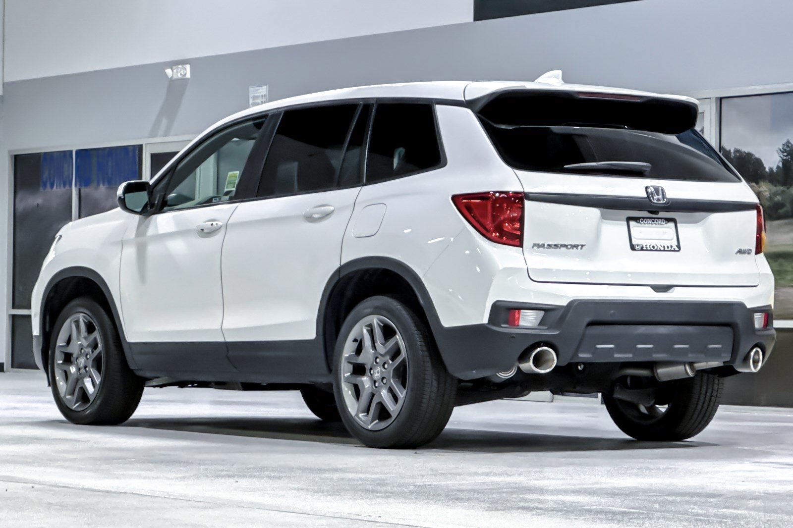 Used 2023 Honda Passport EX-L image 3