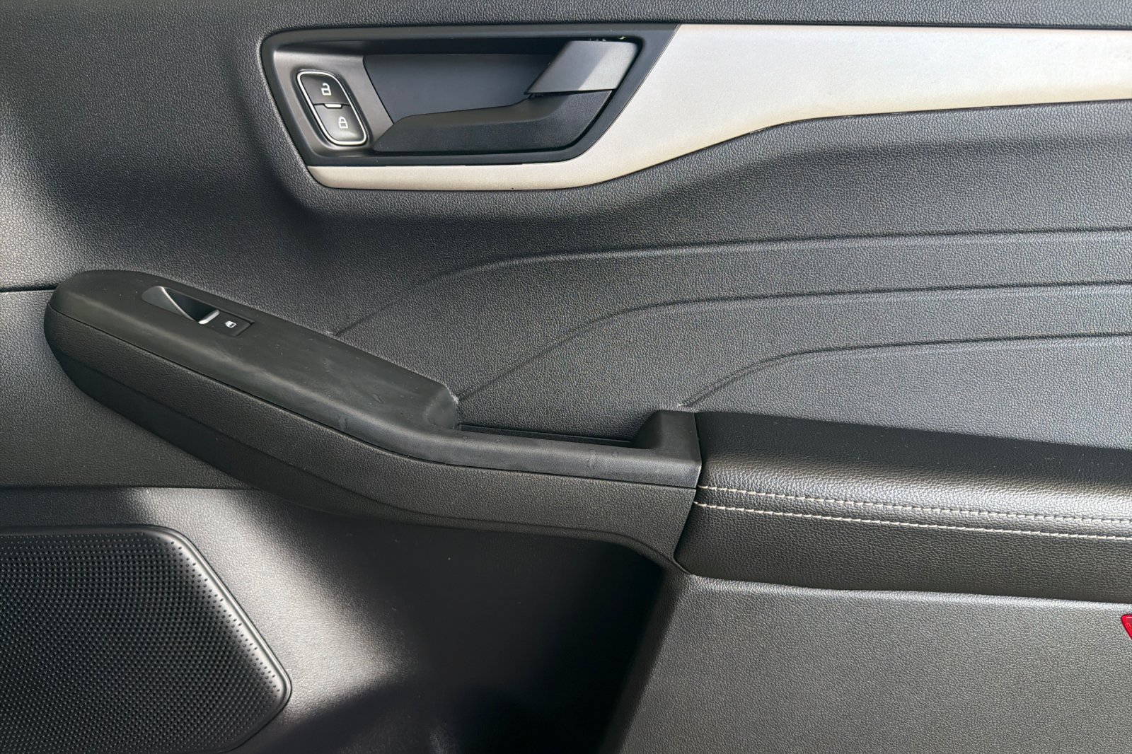 Used 2022 Ford Escape SE w/ SE Sport Appearance Package FWD image 21