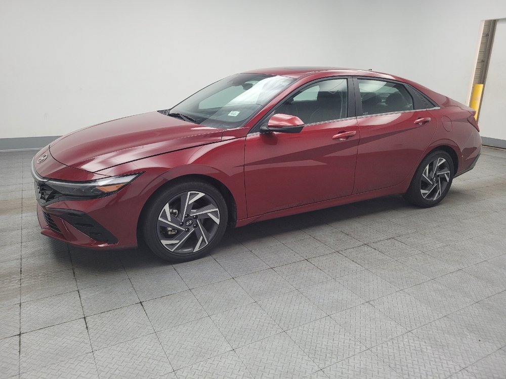 Used 2025 Hyundai Elantra Limited FWD image 2