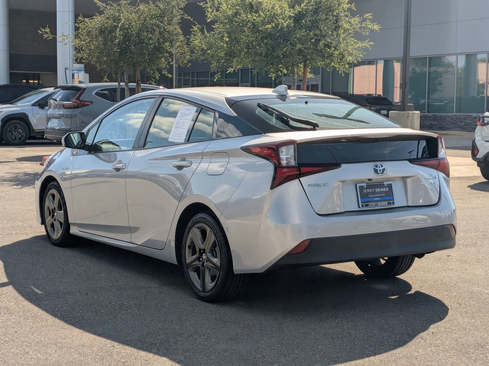 Used 2020 Toyota Prius XLE w/ Carpet Mat Package image 3