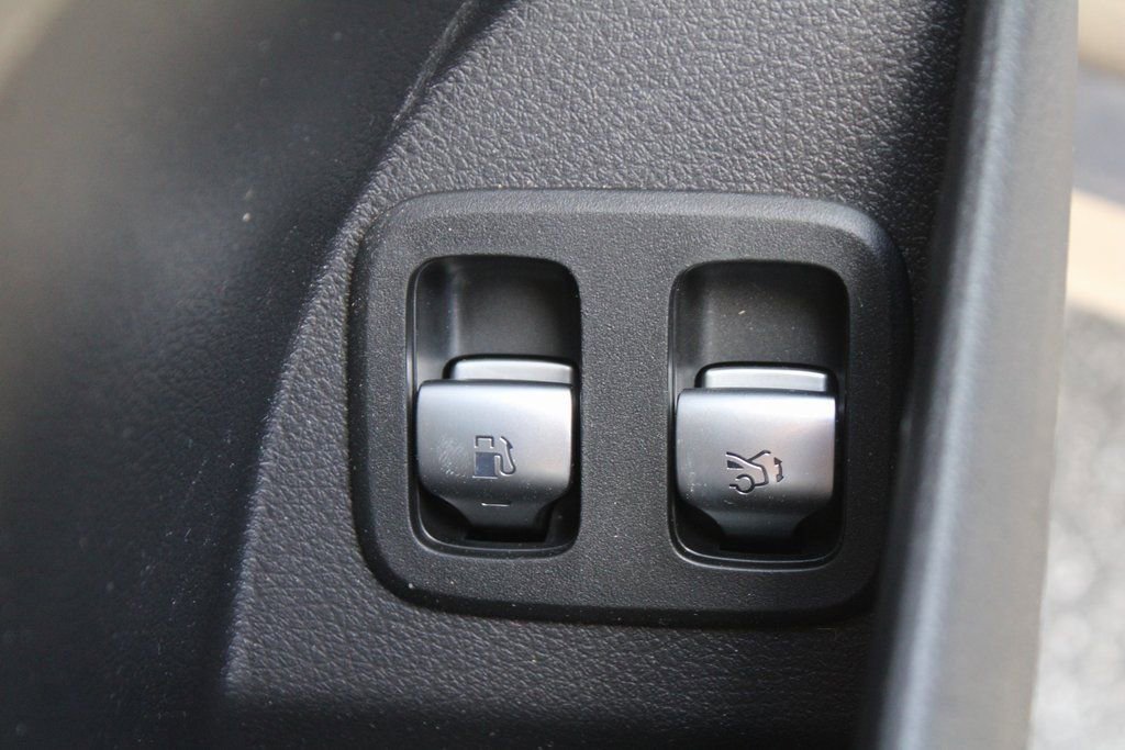 Certified 2025 Mercedes-Benz GLC 350e image 24