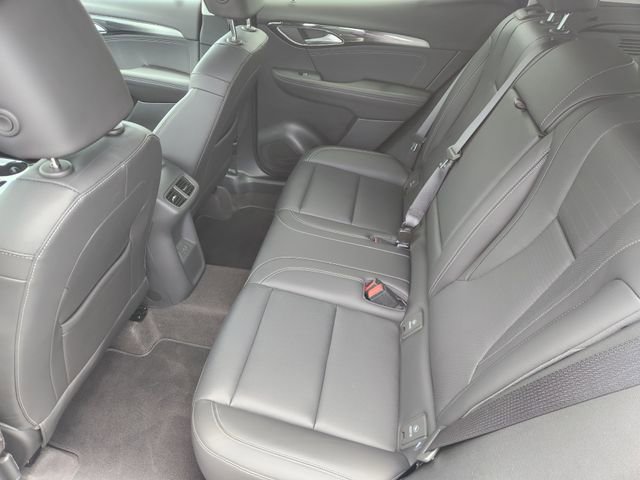 Used 2025 Buick Envision Preferred AWD/4WD image 26